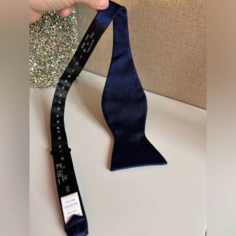 Classic Navy Blue Silk Bow Tie - Timeless Elegance
